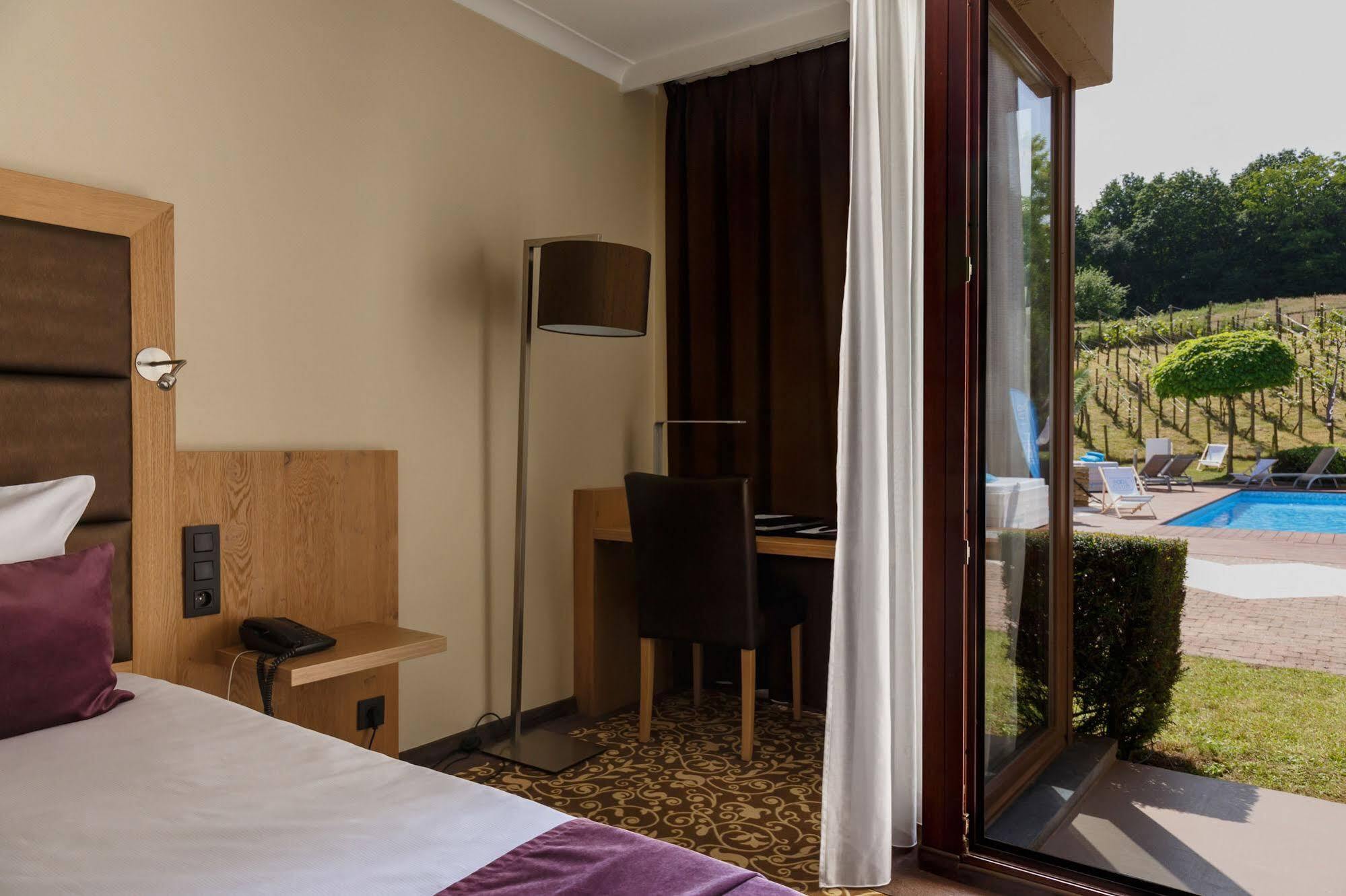 Hotel Restaurant Van Der Valk Nivelles-Sud Buitenkant foto